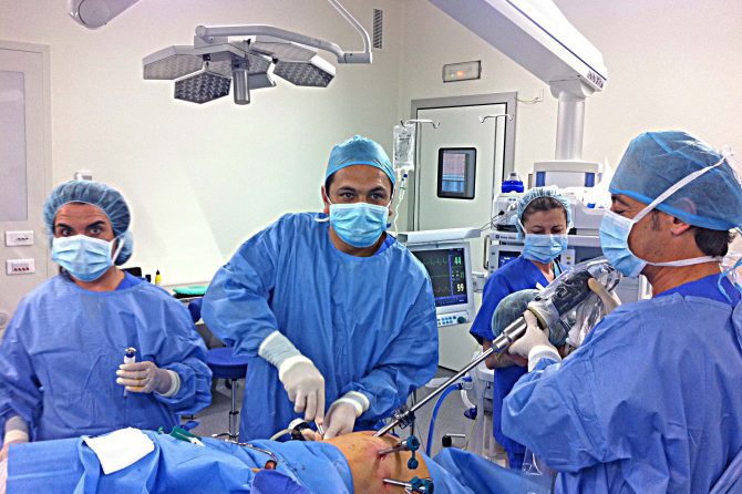 Un Urologo Jalisciense En Urologia Clinica